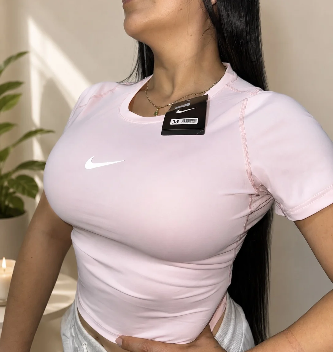 Camiseta deportiva corta
