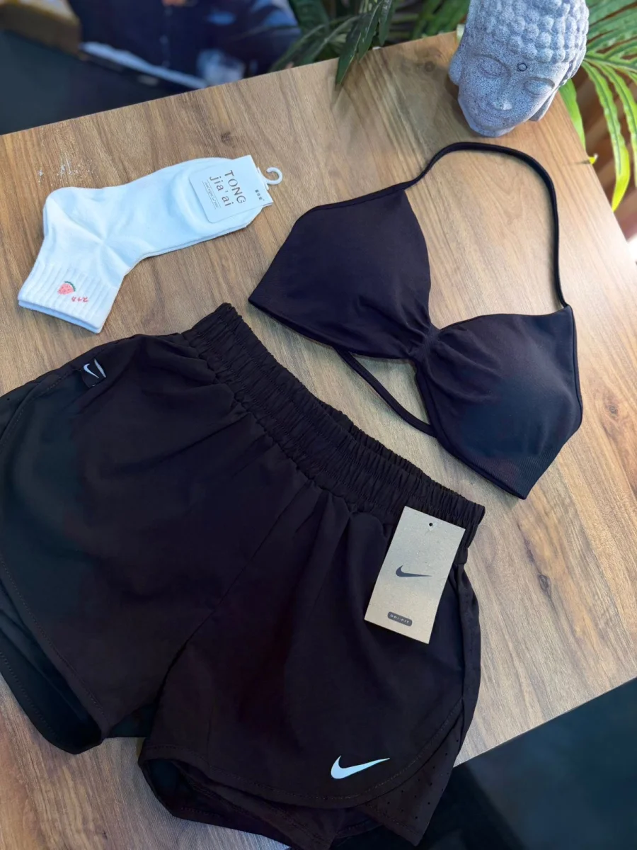 Conjunto deportivo Negro